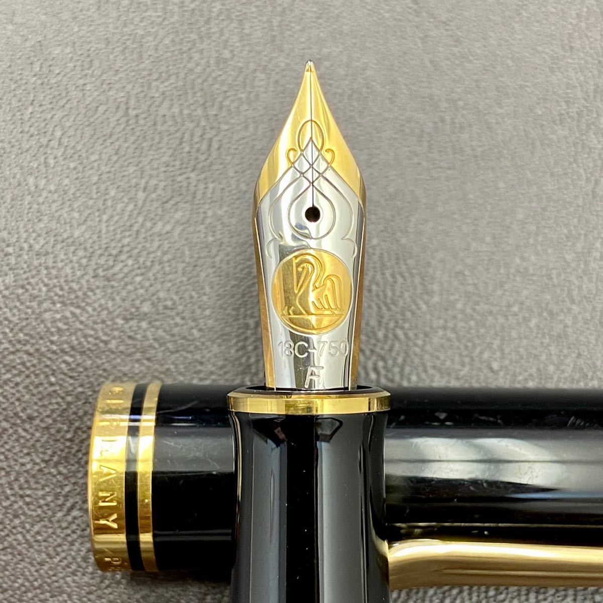 【Pelikan】ペリカン 万年筆 スーベレーン M800 グリーンストライプ　18C-750 Ｆ