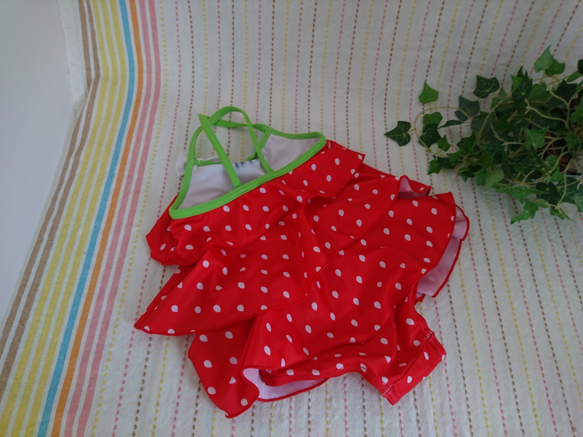 *.... size * strawberry pattern. One-piece swimsuit * size 80*( stock ) west pine shop chain * chronicle name equipped * baby size *