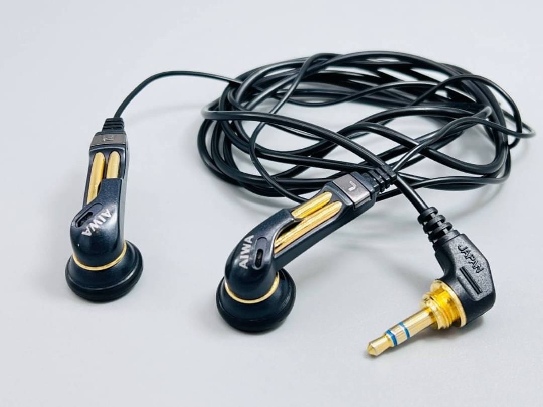 ☆ AIWA HP-D9 STEREO IN-EAR HEADPHONES FOR DIGITAL ☆ 高音 ☆ AIWA HP-D9 STEREO IN-EAR HEADPHONES FOR DIGITAL ☆ 高音