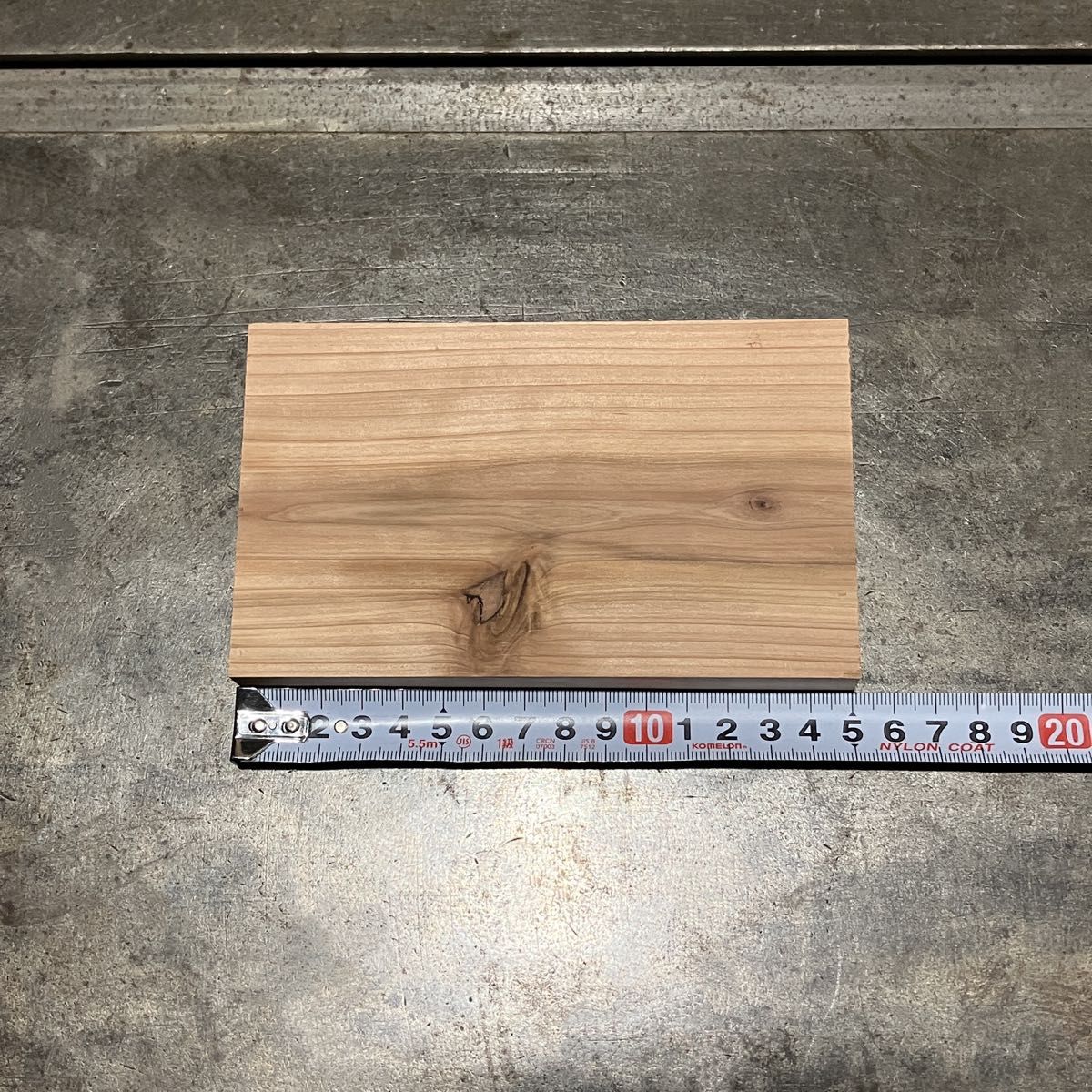 木材端材　国産杉　無垢材　9×15cm　長方形　木工DIYや工作に