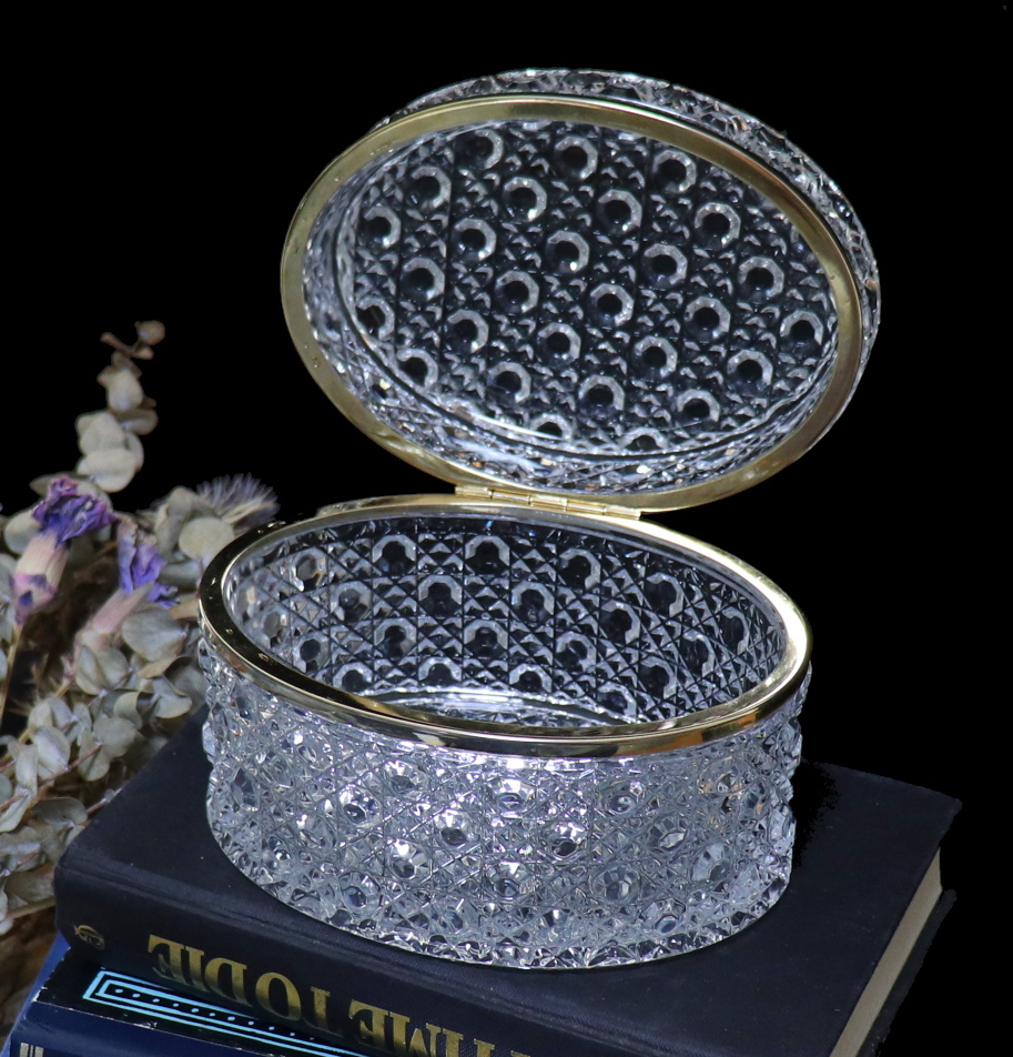 オールド・バカラ (BACCARAT) 19世紀 大型 1.2kg 全面ダイヤモンドカット オーバル型 ジュエリーボックス ディアマン・ピエーリー 宝石箱_画像3