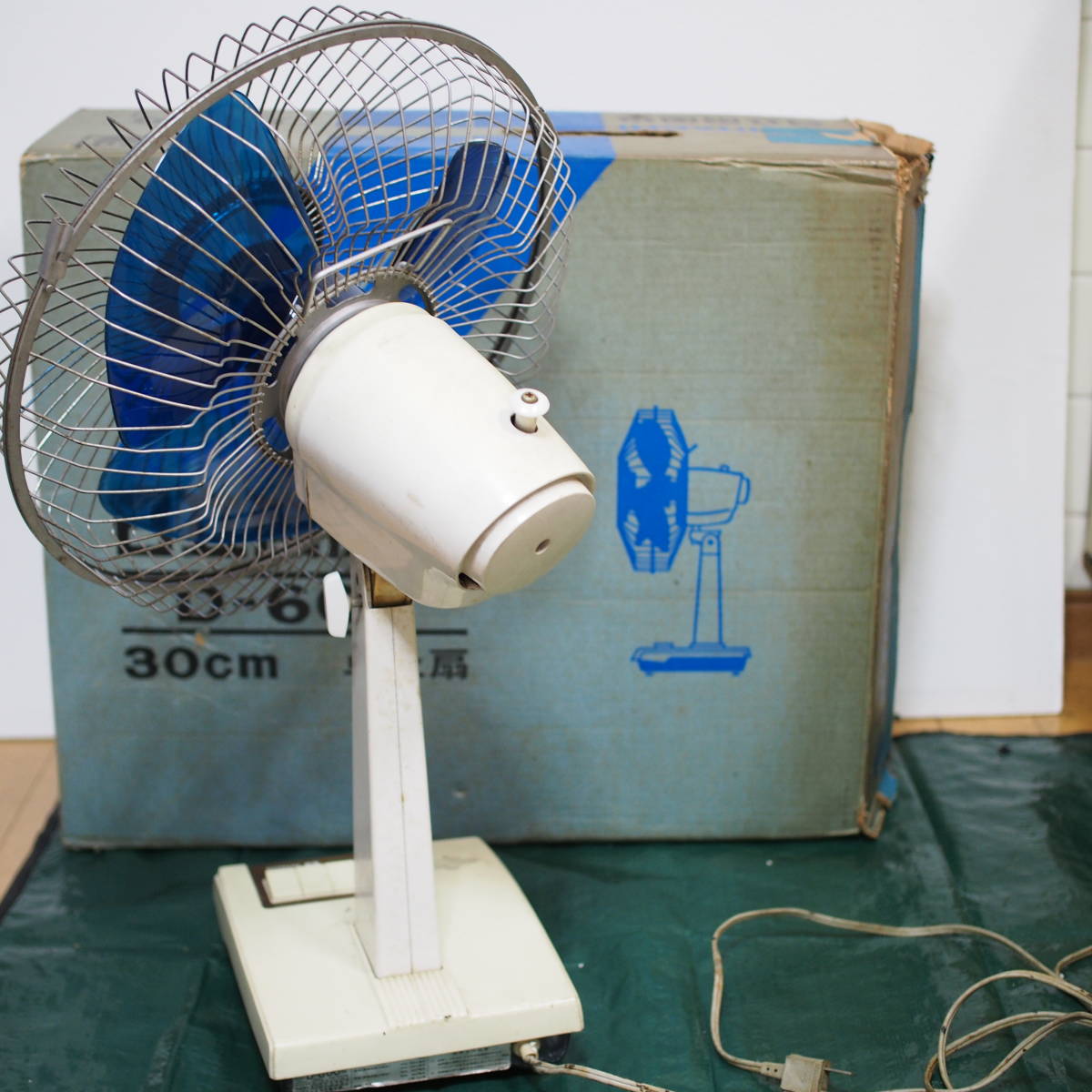 昭和レトロ 日立 HITACHI D-660 扇風機 ヒタチ 外箱付 現状品 昭和レトロ 日立 HITACHI D-660 扇風機 ヒタチ 外箱付 現状品