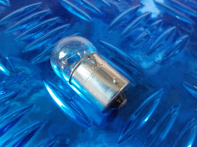 D253●○（8）新品未使用　PEACE電球（ライト・ウインカー）G-18.5　6V10W　BA15S　10コ　5-7/6（こ）_画像5