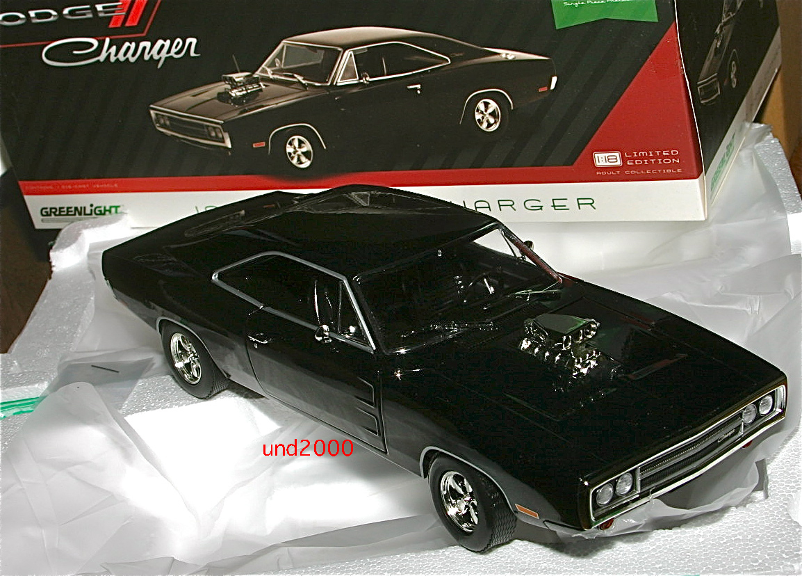 クリスマス特集2022 ダッジ R/T Charger Dodge 1970 1/18 Greenlight