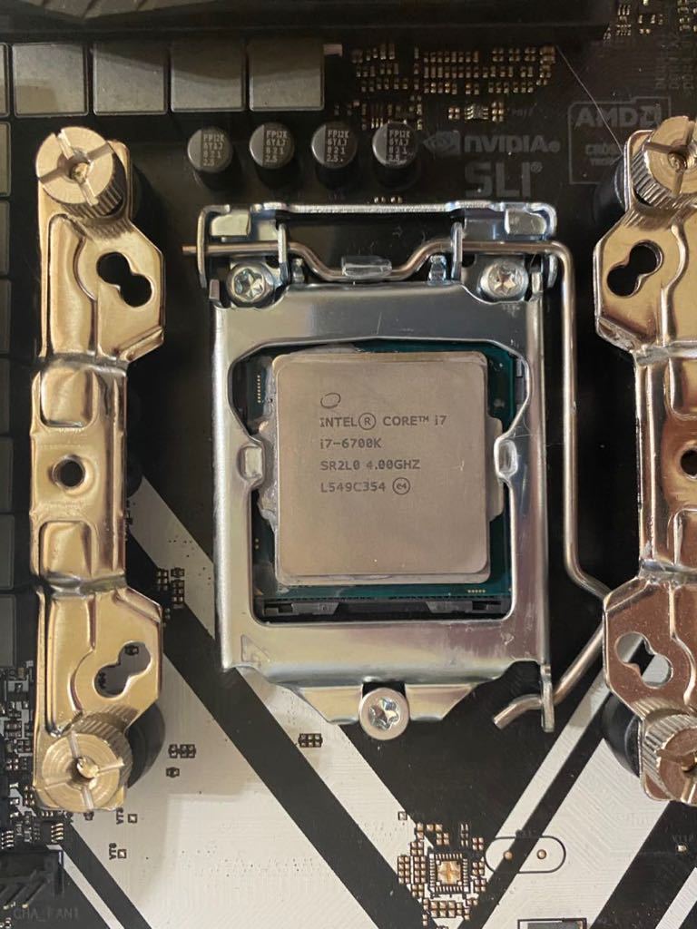 Intel Core i7 6700K 4Ghz(TB4.2Ghz) 4C8T / SU1225FD12M-CHP / ASRock