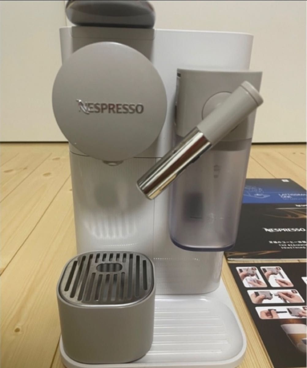 2020年製 NESPRESSO ラティシマワン