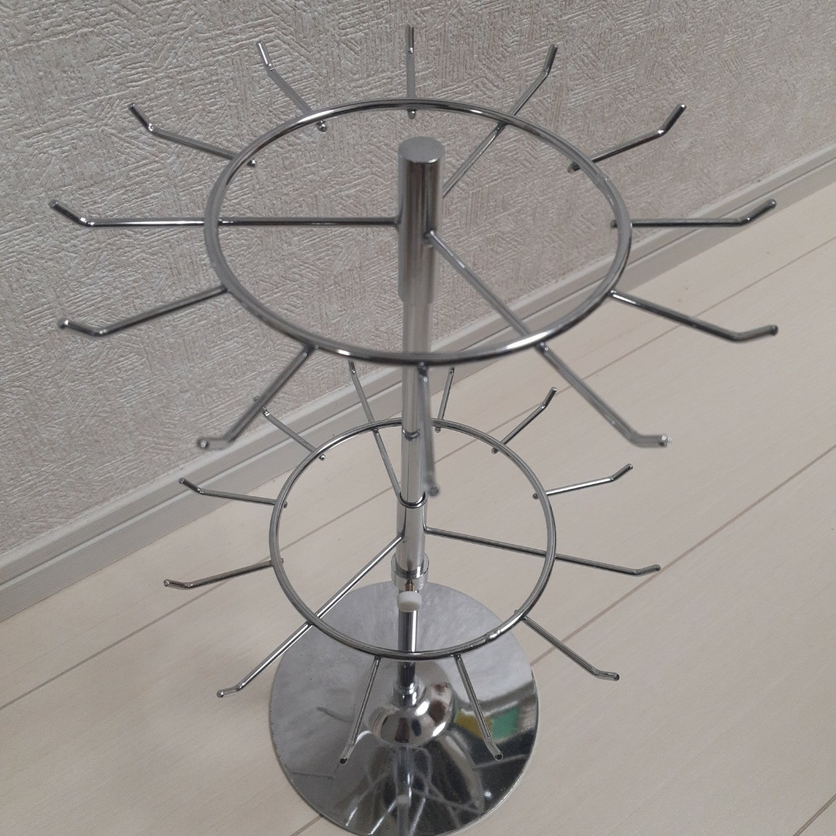 二個セット 新古 卓上回転什器 2段回転小物掛け キーホルダー