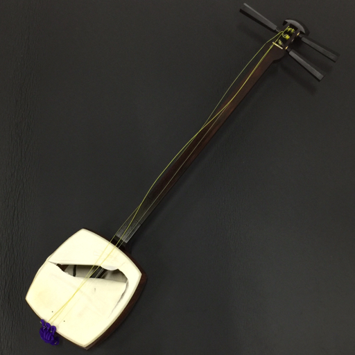 三味線 中棹 紅木 金ホゾ 綾杉胴 和楽器 弦楽器 ハードケース付(本体