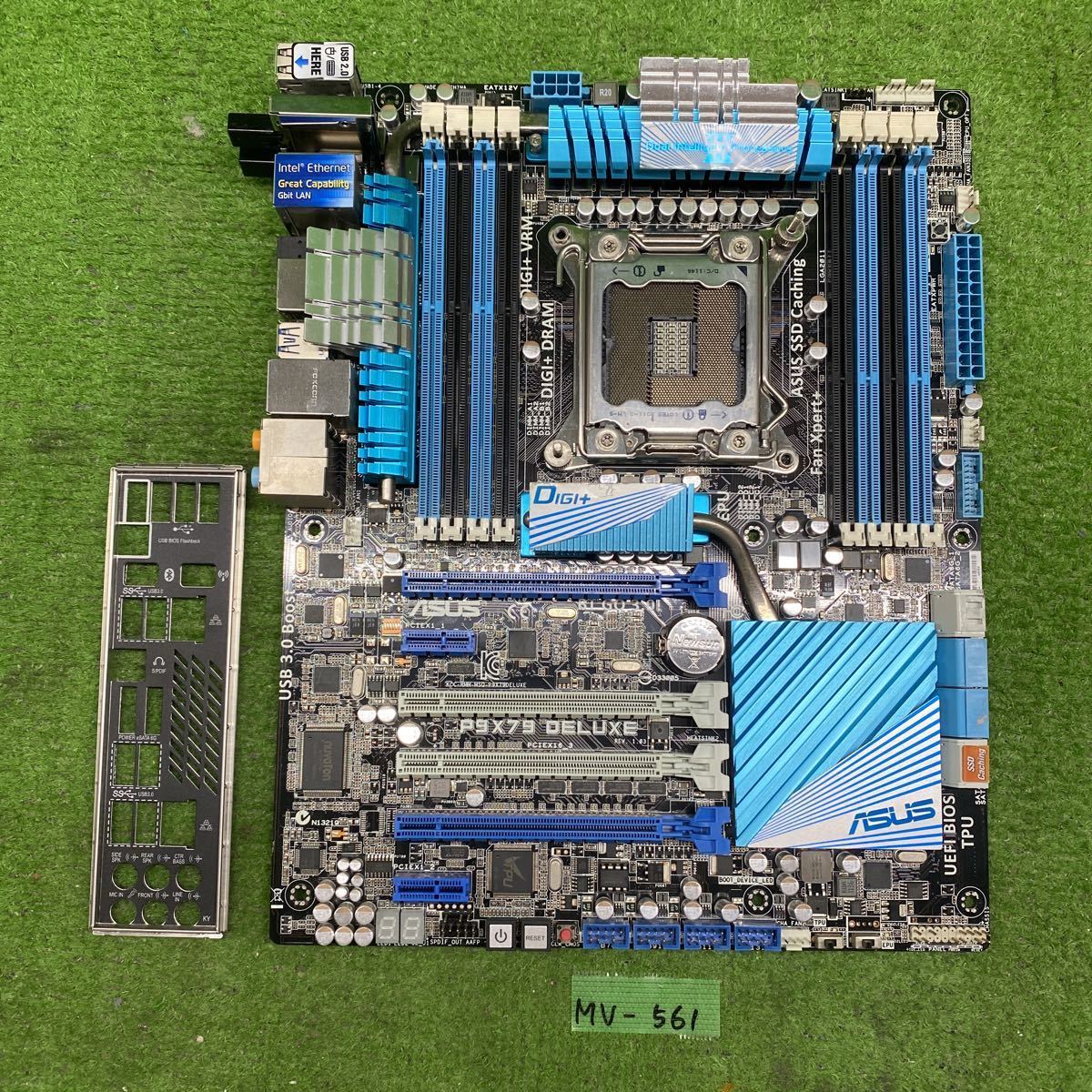 ★中古品 BIOS確認 ASUS P9X79 DELUXE Intel X79 LGA 2011 ATXマザーボード IOパネル付属★_画像1