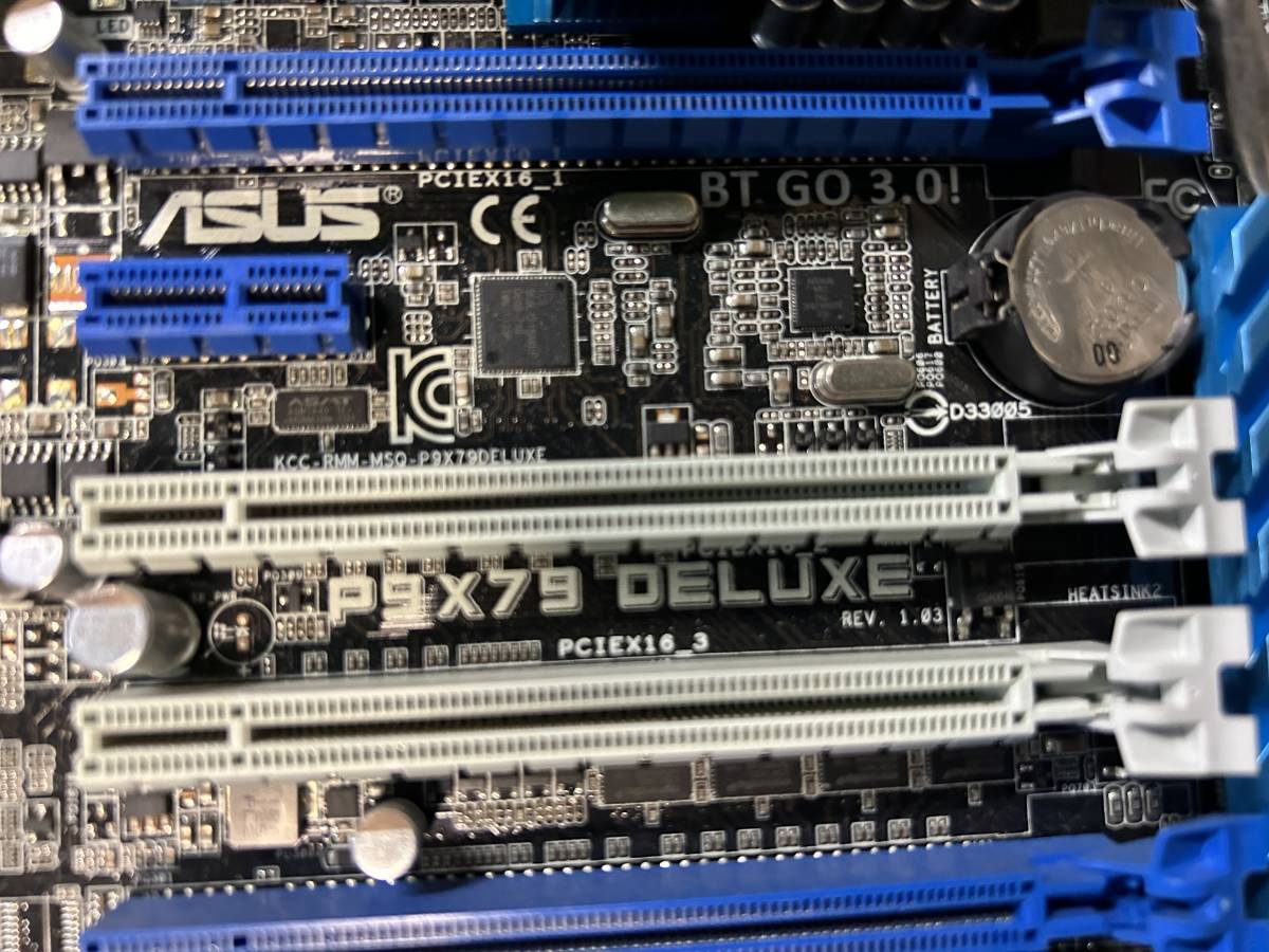 ★中古品 BIOS確認 ASUS P9X79 DELUXE Intel X79 LGA 2011 ATXマザーボード IOパネル付属★_画像2