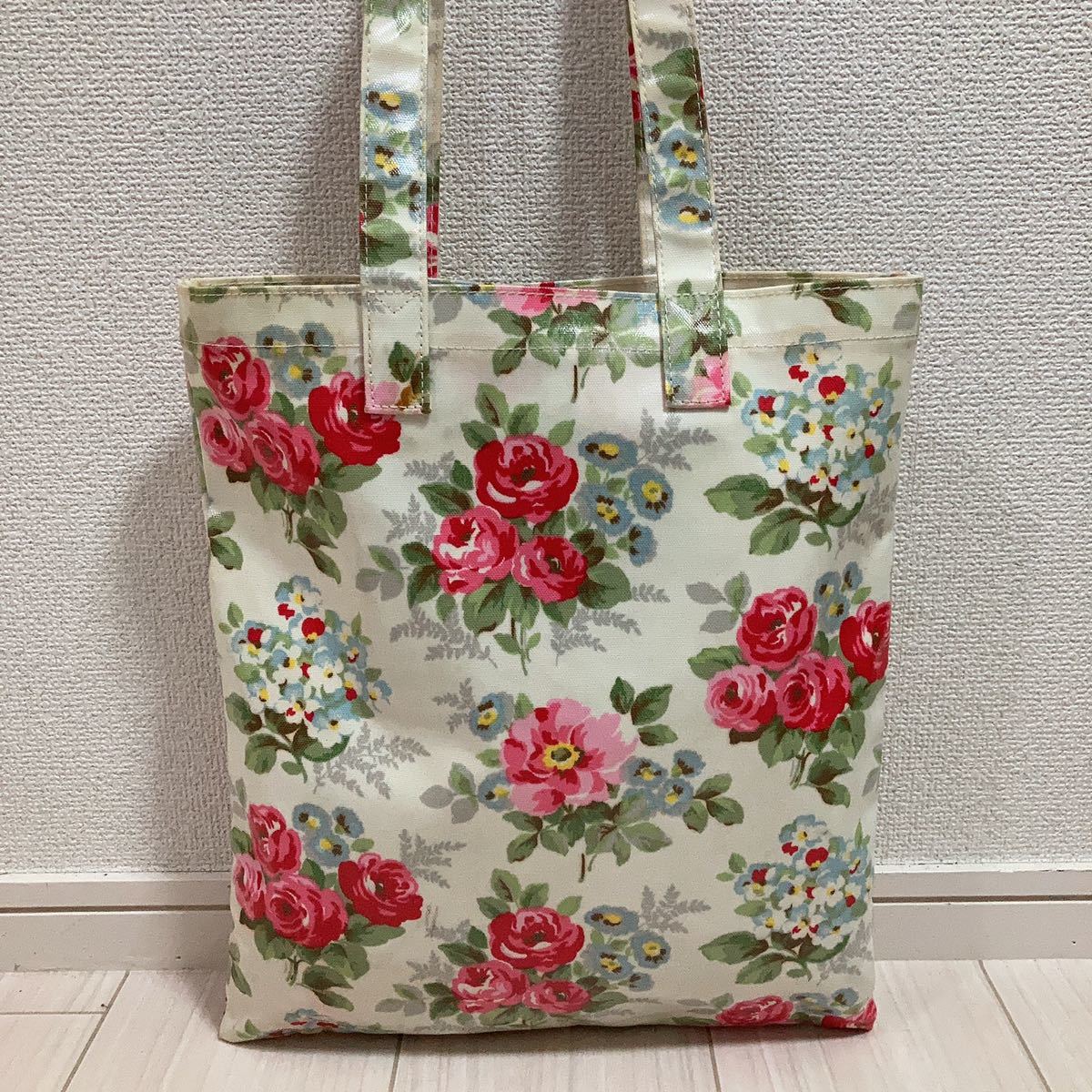 Cath Kidston キャスキッドソン レディース ワンショルダーバッグ トートバッグ ハンドバッグ 白 ホワイト レッド 花柄 総柄 ロゴ ブランド