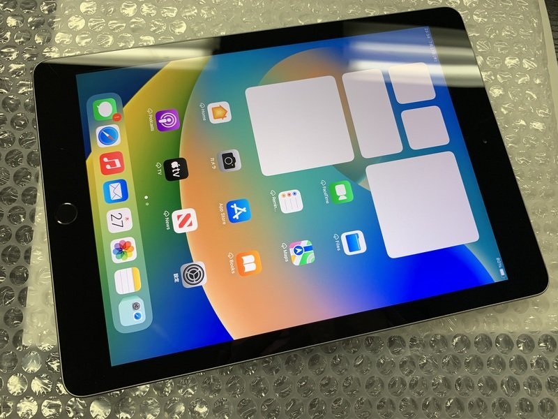 ブランド雑貨総合 iPad DO339 第6世代 32GB スペースグレイ A1893 Wi