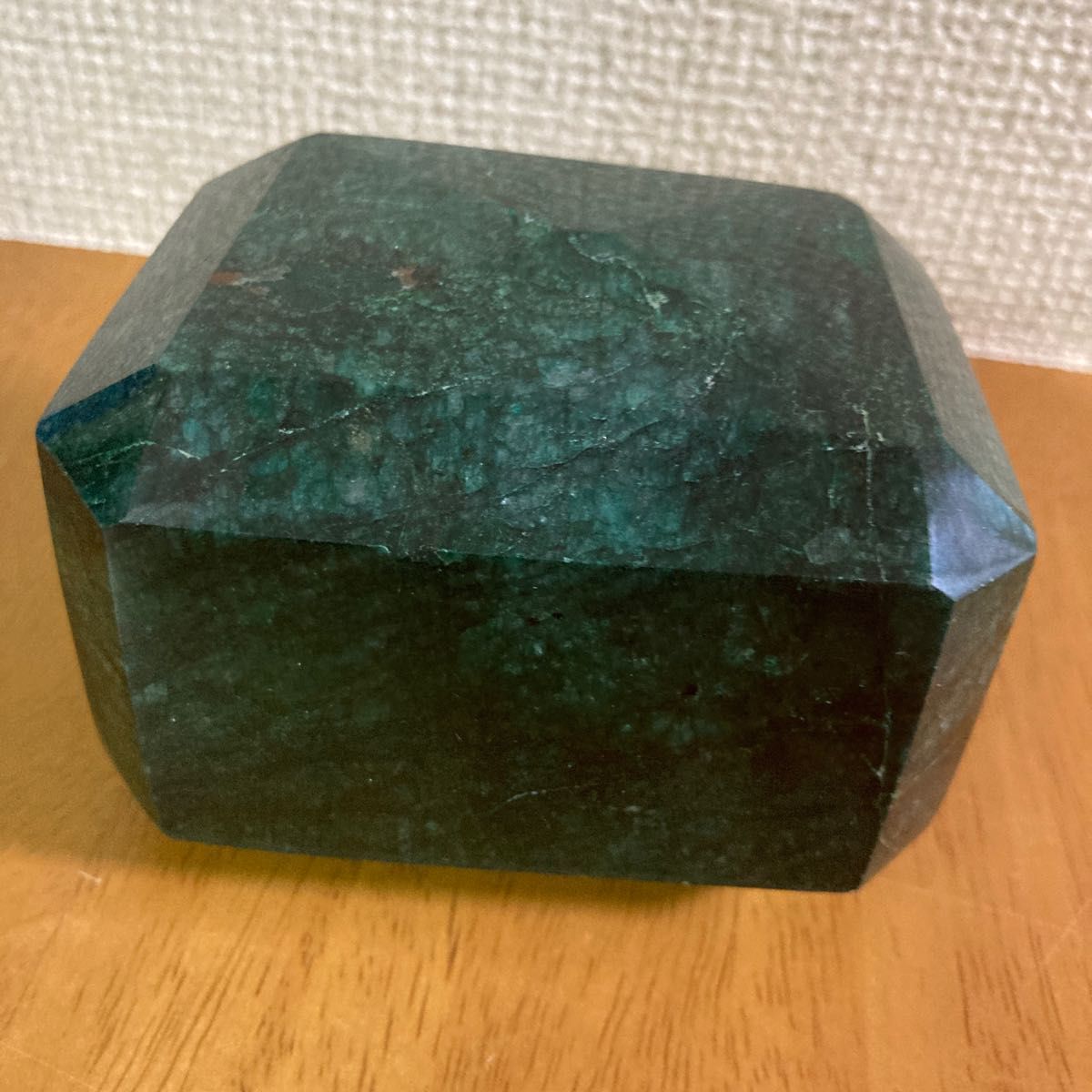 エメラルド 原石 巨大 5,150ct 1.03kg