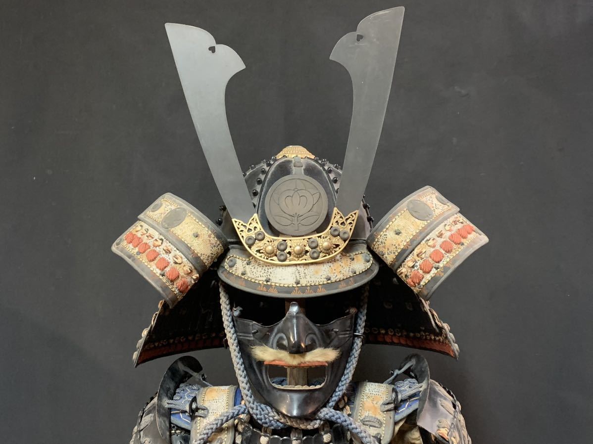 薩摩住光忍作鎧兜甲冑兜鎧時代等身大骨董古美術鎧櫃組立式鎧立 薩摩住光忍作鎧兜甲冑兜鎧時代等身大骨董古美術鎧櫃組立式鎧立