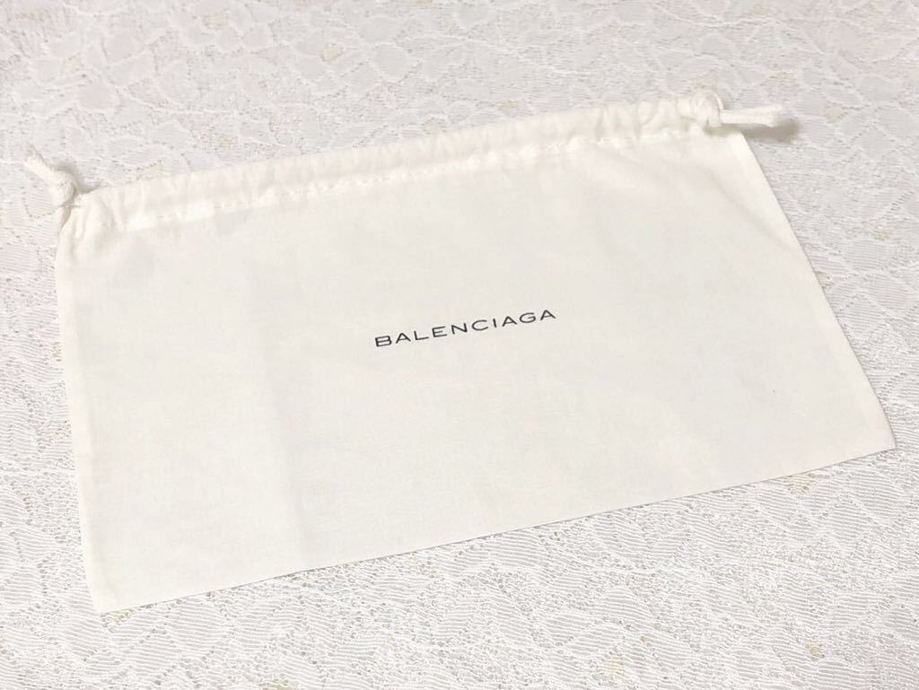 バレンシアガ「BALENCIAGA」 長財布保存袋 現行 （2629）正規品 付属品 内袋 布袋 巾着袋 25×17cm ホワイト ラウンド長財布用 ポーチにも_画像1