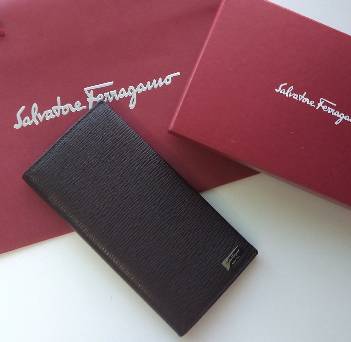 第一ネット 【新品】フェラガモ Ferragamo 長財布 ブラック 女性用財布