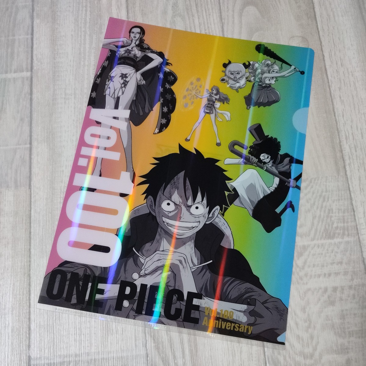 ONEPIECE　ワンピース　vol.100 クリアファイル　A4サイズ アニメ_画像1