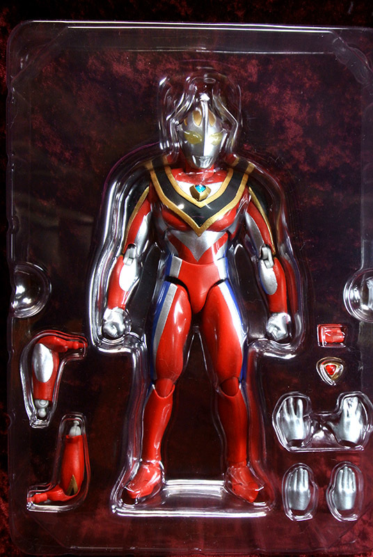 ULTRA-ACT超人蓋亞至尊版，帶有二手獎金 原文:ULTRA-ACT ウルトラマンガイア スプリーム・ヴァージョン　中古　おまけ付き