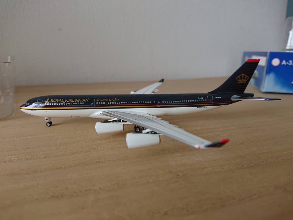 1/400 Aeroclassics ロイヤルヨルダン航空 Royal Jordanian A340-200 (JY-AIA)_画像1