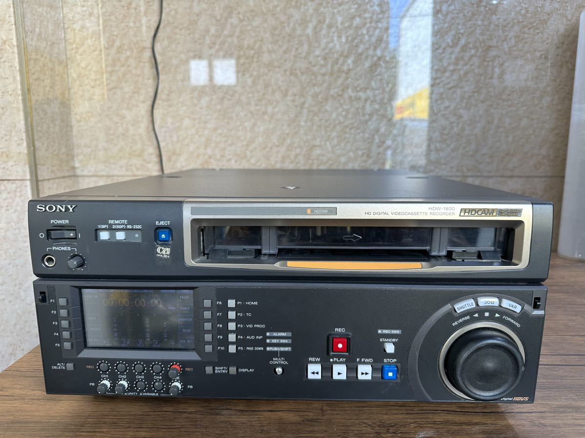 [218] SONY HD DIGITAL VIDEOCASSETTE RECORDER HDW-1800 HDCAM 通電OK ボタン欠品有り_画像1