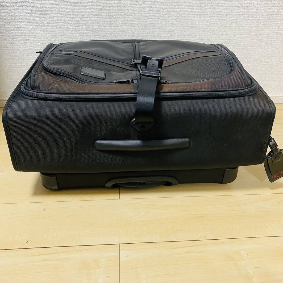 TUMI/ Tumi / carry bag / garment bag / suitcase / business / business trip / travel / black /