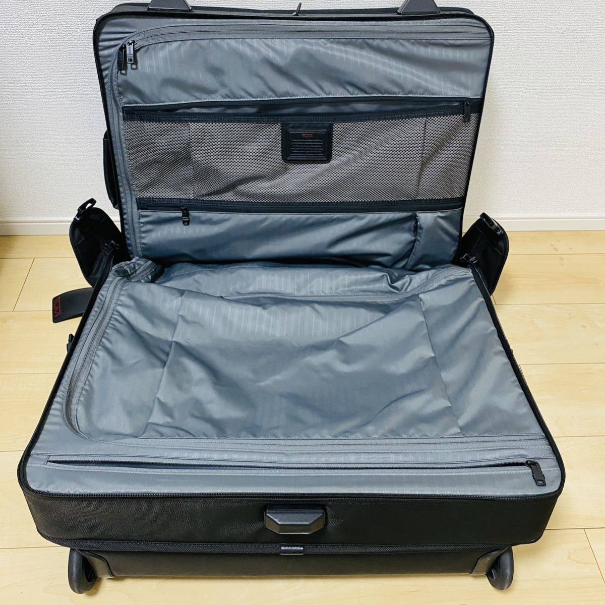 TUMI/ Tumi / carry bag / garment bag / suitcase / business / business trip / travel / black /