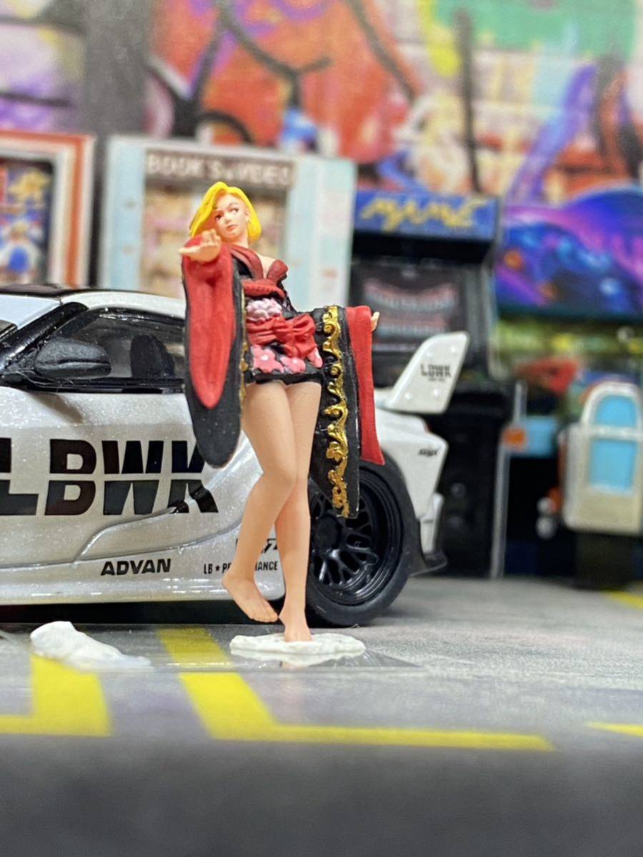 1:64　美女　セクシーモデル　着物　浴衣　18号似　トミカサイズ　ジオラマ　日本未発売 ミニカー MATTELHot Wheels 精密塗装_画像4