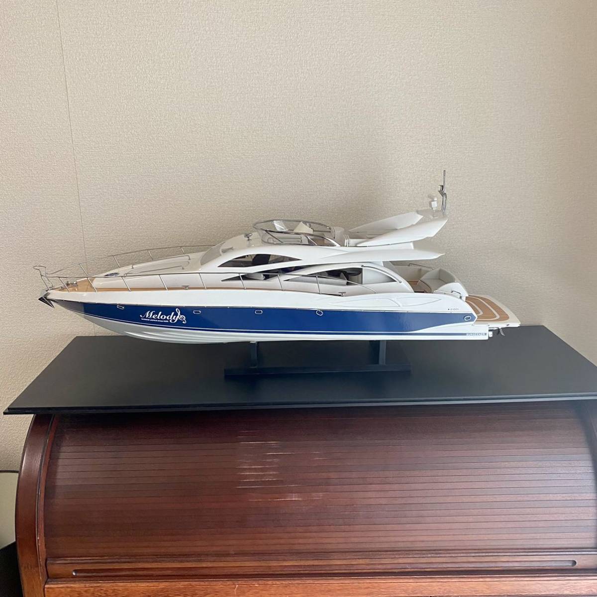 希少 木製模型 クルーザー 船 Sunseeker Manhattan 64 【Wooden Model