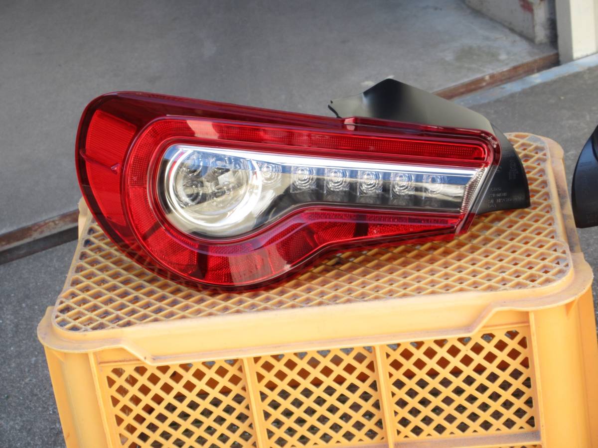 即決 最終値下げ 美品 後期 純正 テール LED brz zn6 86 zc6 (テール