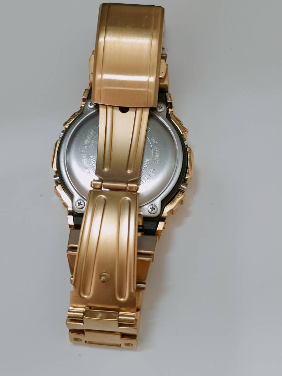 美品◆CASIO　カシオ◆G-SHOCK Gショック ◆カスタム　金色・ゴールドカラー◆DW 5600E CASIO 　 腕時計　ベゼル　ベルト_画像7