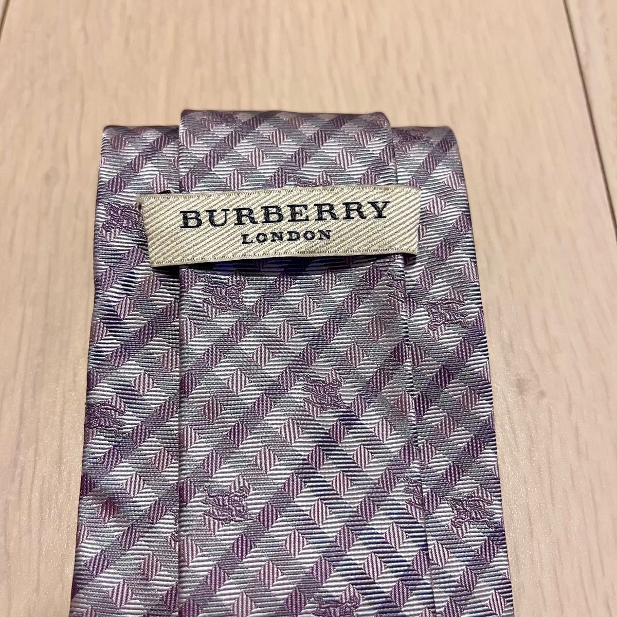 ★最終値下げ★バーバリー　BURBERRY　ネクタイ　高級ブランド シルク100% チェック柄　ホースロゴ