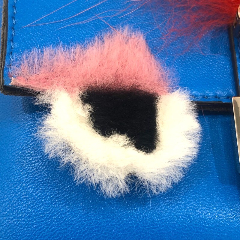 新発売の FENDI フェンディ マイクロバゲットバッグバグズ 中古