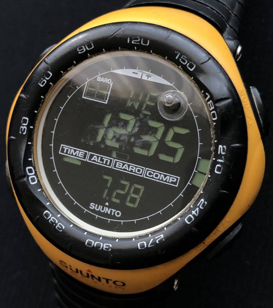  Suunto bekta- clock watch black × yellow outdoor high King mountain climbing ski SUUNTO VECTOR name goods vector .4462