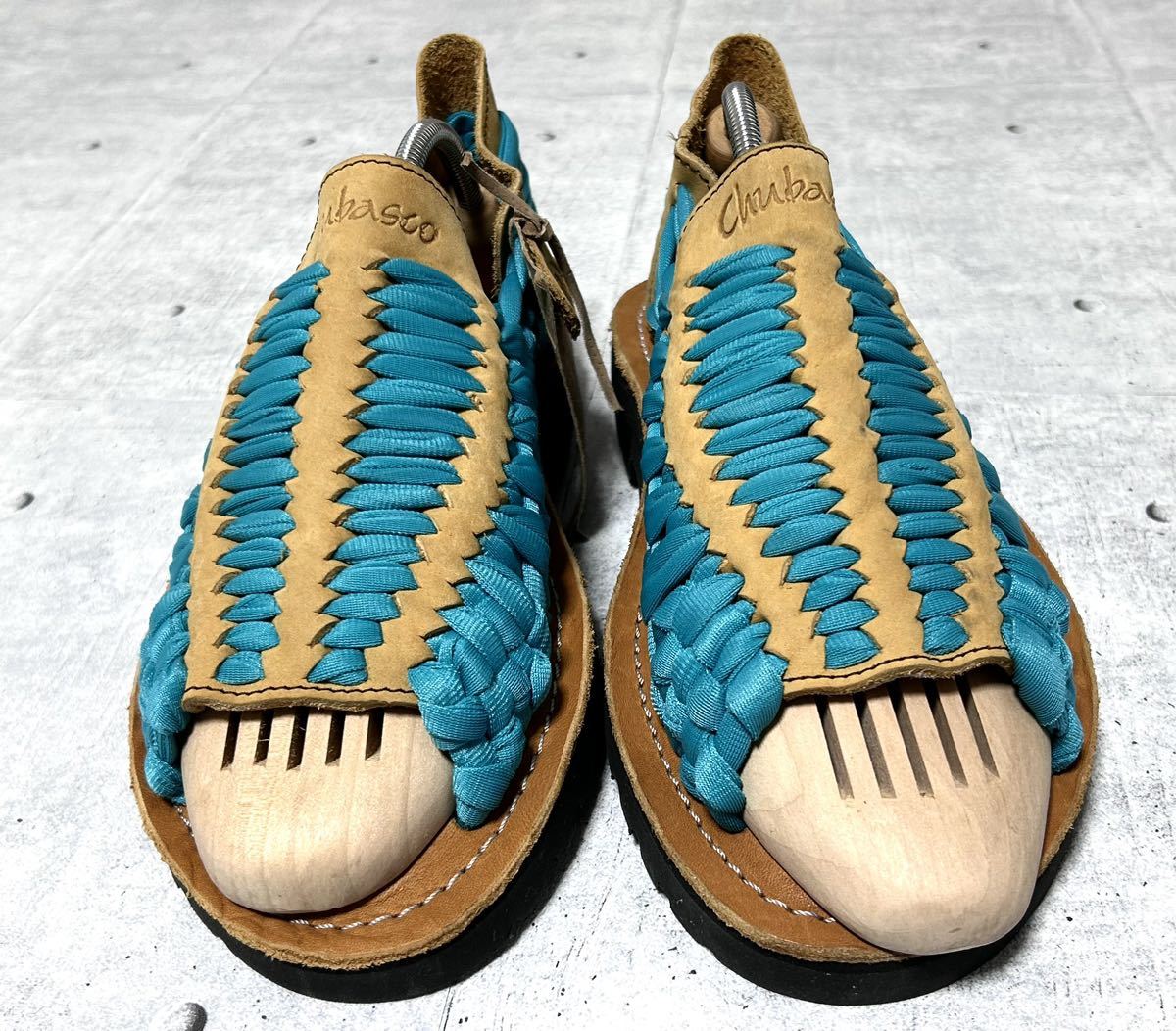 新品 チュバスコ ワラチ サンダル レザー × ナイロン 伸縮性素材 高