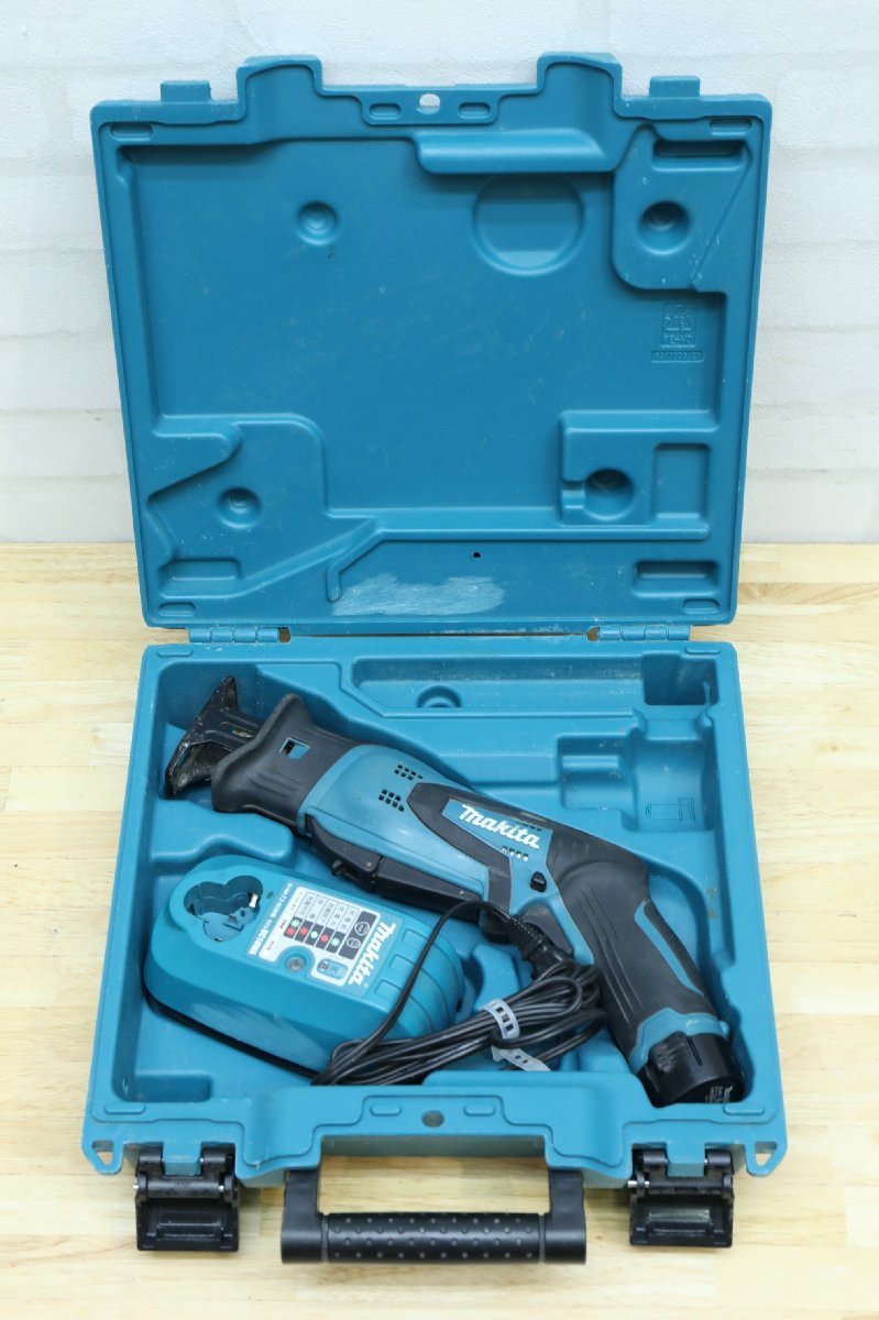 [G0806F]* Makita *makita*10.8V rechargeable reciprocating engine so-*JR101D* battery 1 pcs * with charger .* insertion type * power tool * operation verification ending **