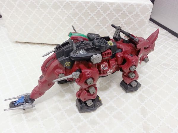 00387 【ジャンク品】TOMY ゾイド ZOIDS ガイロス帝国 レッドホーン(スティラコサウルス型) EZ-004 箱付き 破損あり 通電しません_画像6