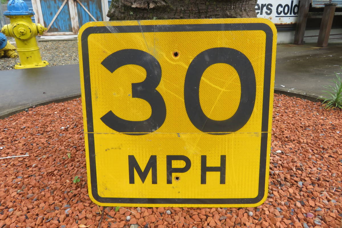 M.P.H MPH 30 ロードサイン 反射板 駐車禁止 ヴィンテージ アメリカ 看板 道路標識 ガレージ USA USED（A-328）