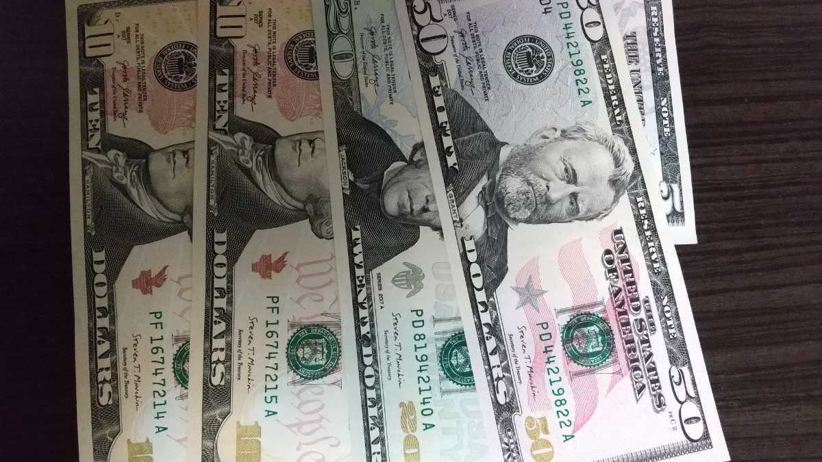 アメリカドル紙幣100ドル分新券 販売証明書付き 貨幣