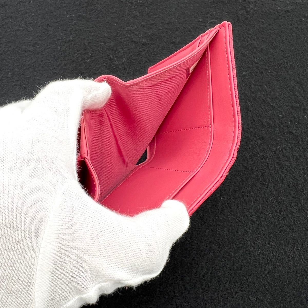 美品 シャネル キャビアスキン CCフィリグリー 折り財布 ピンク