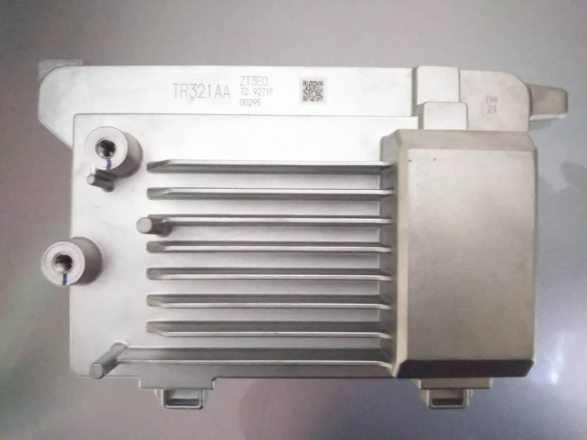 ◆Honda ホンダ インバーター発電機 「Eu9i 」用インバーターユニット 新品未使用機体からの取外し品