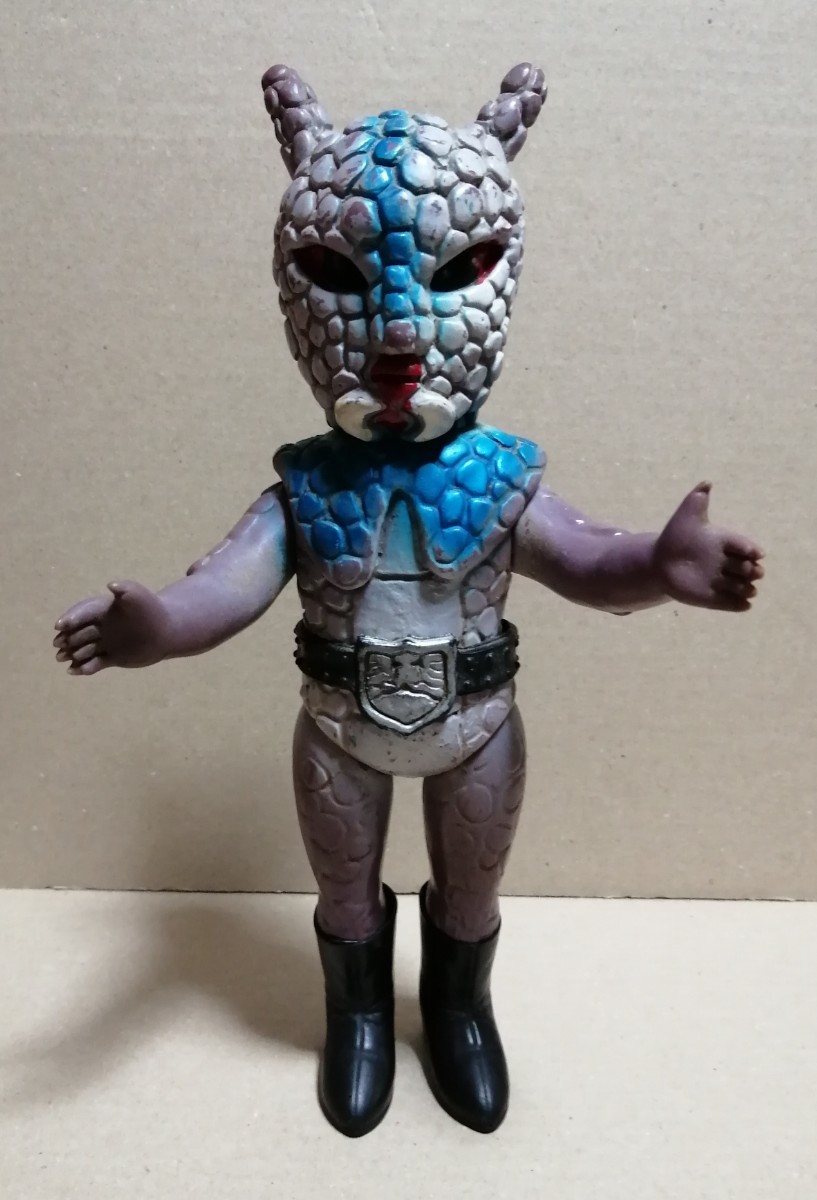 仮面ライダー。怪人。アルマジロング。ソフビ。スタンダード 仮面ライダー。怪人。アルマジロング。ソフビ。スタンダード