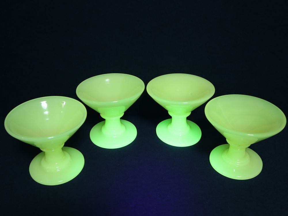4個セット 乳白黄色 乳白色 氷コップ 気泡 ガラス ウランガラス 明治 大正 戦前 コップ カップ 氷カップ 重さ 1個あたり 437g~522g