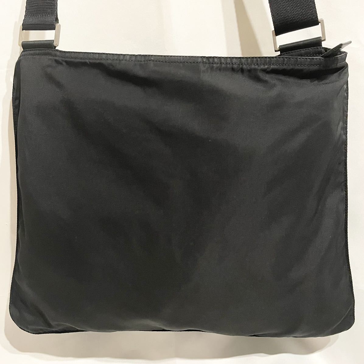 美品】 正規品 PRADA プラダ ショルダーバッグ 三角ロゴ サコッシュ