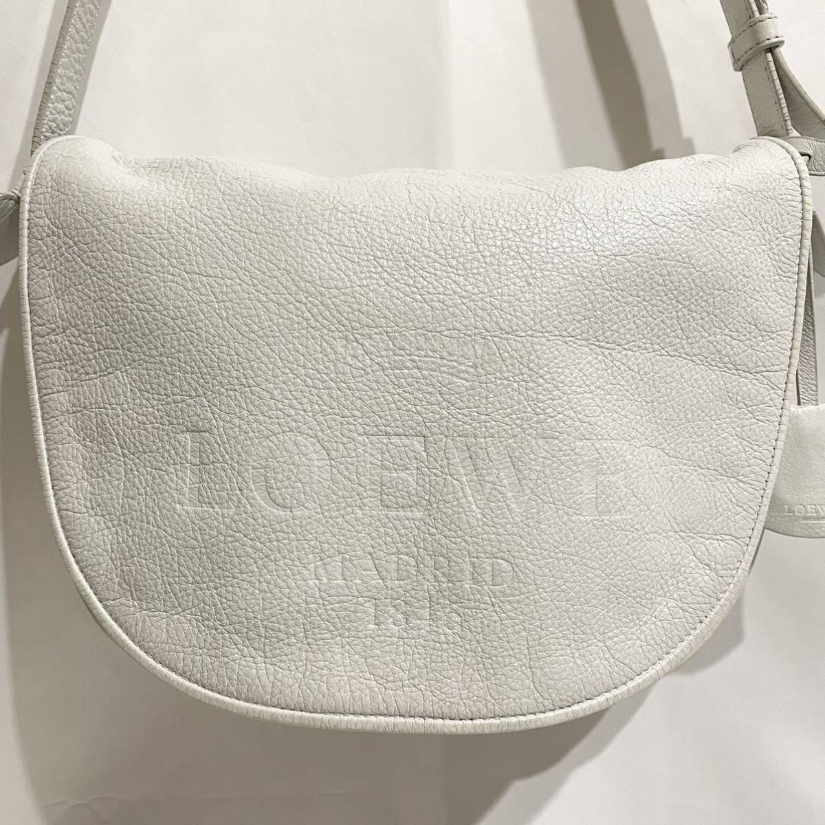 正規品 LOEWE ロエベ ショルダーバッグ ヘリテージ 鍵付き ロック付き