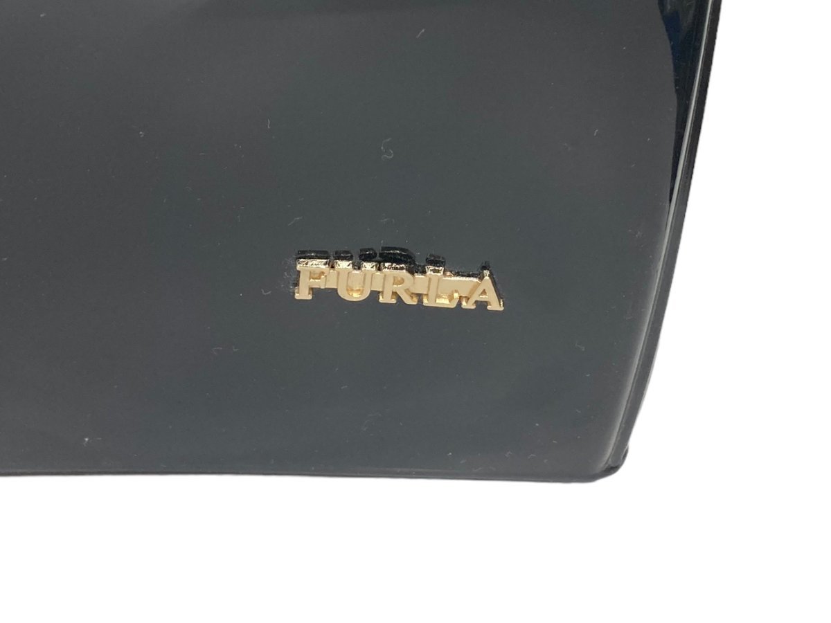 FURLA (フルラ) ハンドバッグ ビニールバッグ フラップ 鍵 カデナ付き エナメル調 ブラック レディース/027の画像7