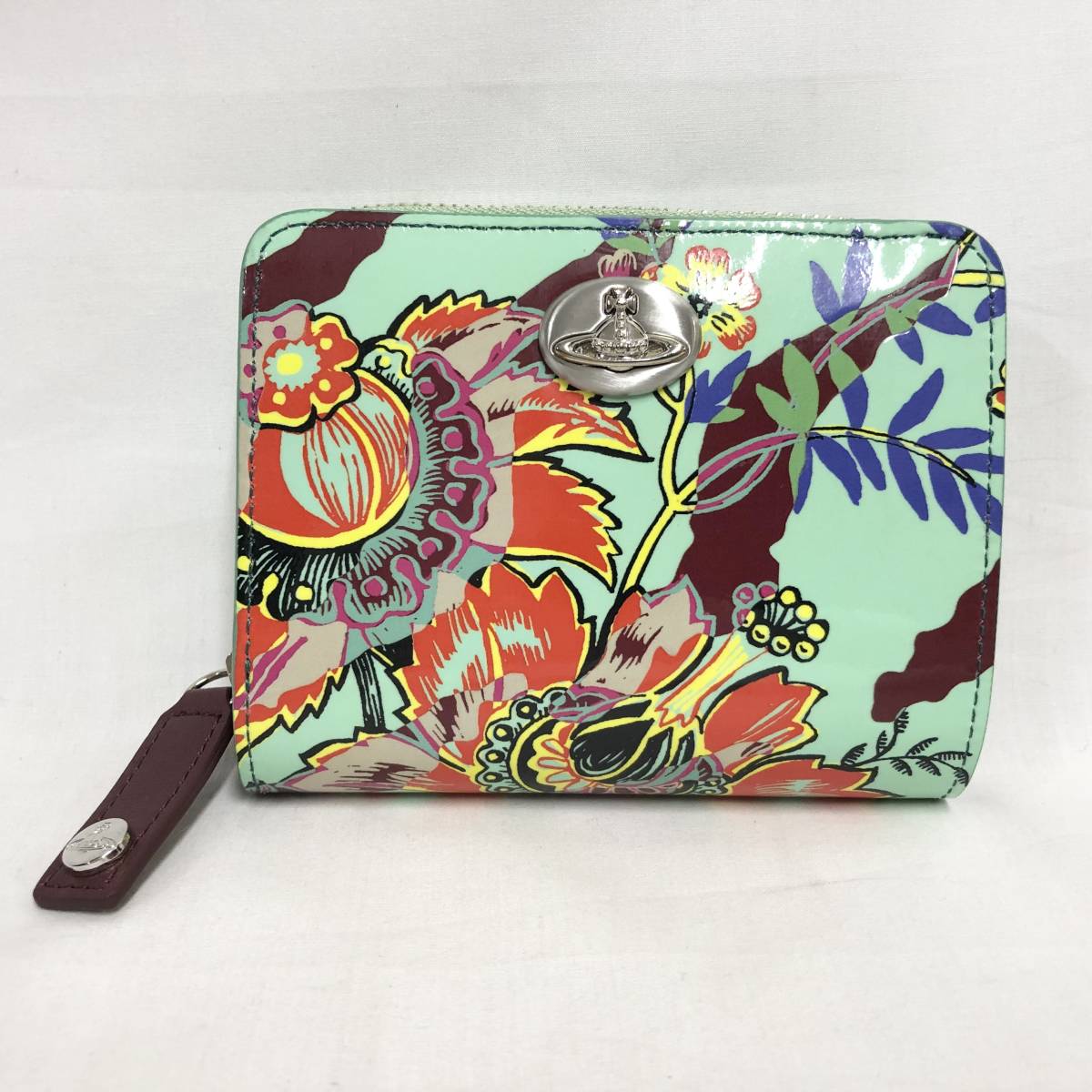 ○★新品未使用　Vivienne Westwood (ヴィヴィアンウエストウッド)　TIGER FLOWER　二つ折り財布　グリーン★○_画像1