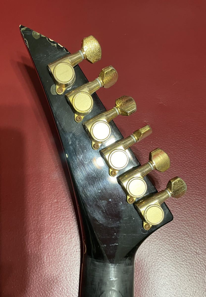 FERNANDES フェルナンデスのTEJ-70、90年代、ダメージ仕上げ FERNANDES フェルナンデスのTEJ-70、90年代、ダメージ仕上げ