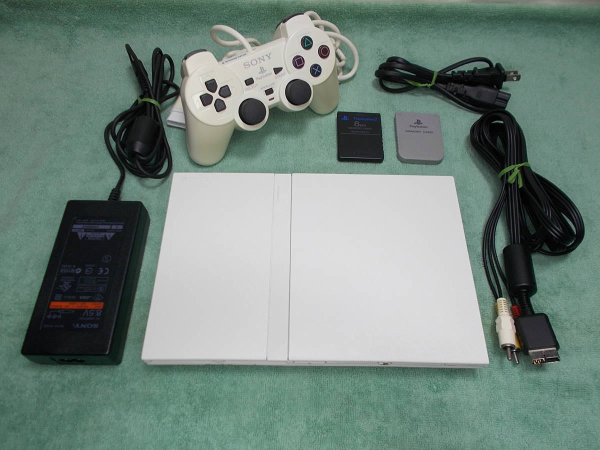 PS2 薄型 白：一式【リング傷対策：分解メンテ：90日保証】PlayStation2 SCPH-75000 CW：AJ2170575＋メモカ2枚／程度良好／優良動作_出品物の全て（全7点）