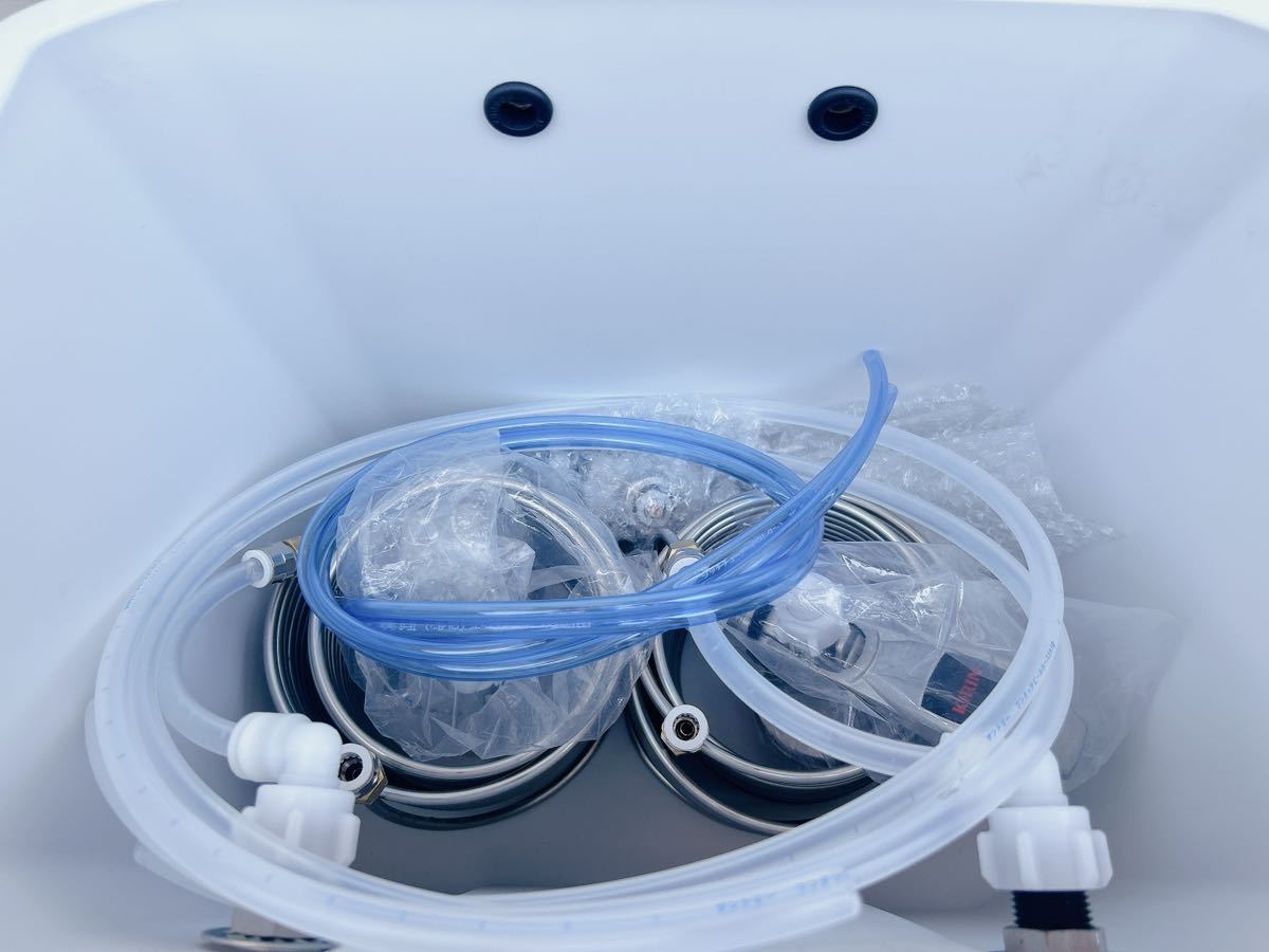 パーツ類は容器の中に全て収納可能