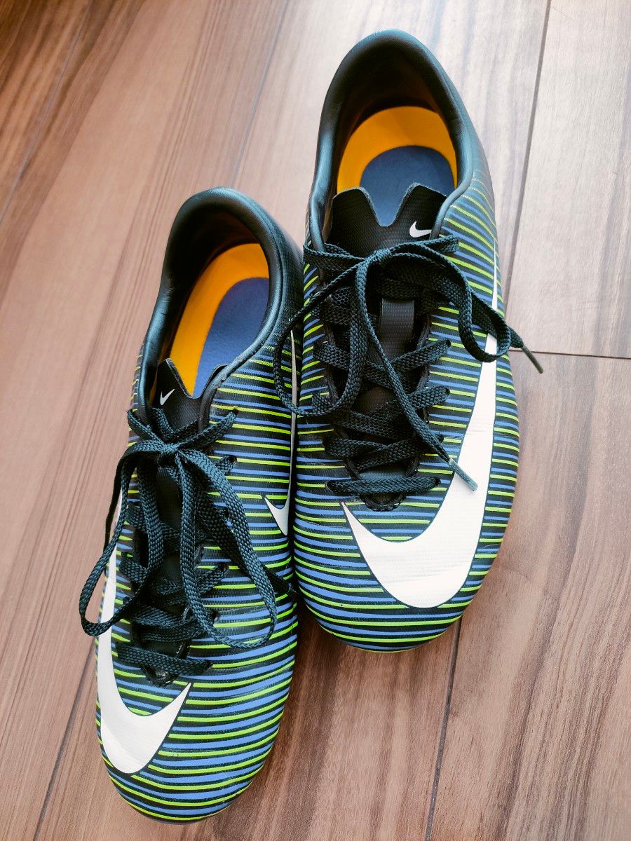 NIKE　サッカー　スパイク　21.5